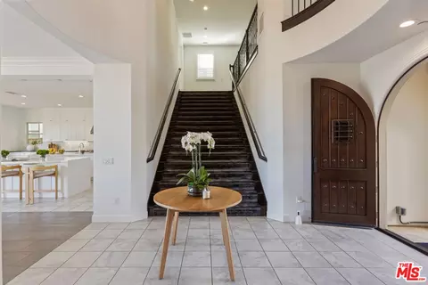 Entry Way - 20162 W Cromwell Way, Porter Ranch, CA 91326 photo 2 of 4