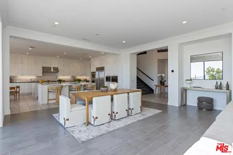 Dining - 20162 W Cromwell Way, Porter Ranch, CA 91326 photo 2 of 3
