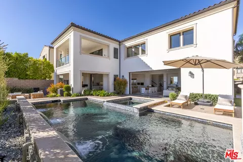Exterior - 20162 W Cromwell Way, Porter Ranch, CA 91326 photo 3 of 12