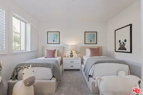 Bedroom - 20162 W Cromwell Way, Porter Ranch, CA 91326 photo 7 of 9