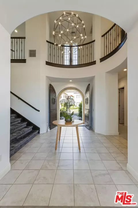 Entry Way - 20162 W Cromwell Way, Porter Ranch, CA 91326 photo 1 of 4