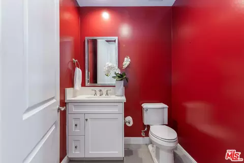 Bath - 20162 W Cromwell Way, Porter Ranch, CA 91326 photo 1 of 8