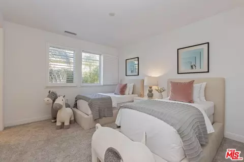 Bedroom - 20162 W Cromwell Way, Porter Ranch, CA 91326 photo 6 of 9