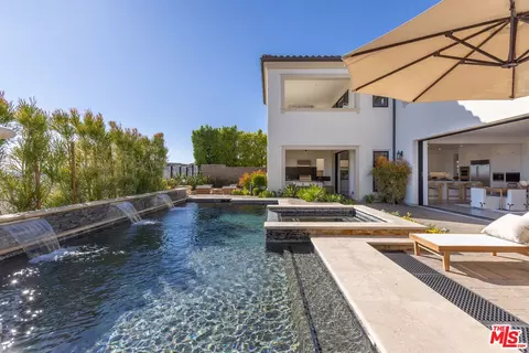 Exterior - 20162 W Cromwell Way, Porter Ranch, CA 91326 photo 4 of 12