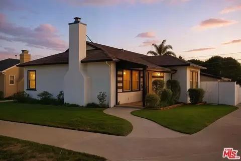 8136 Holy Cross Pl, Los Angeles, CA 90045