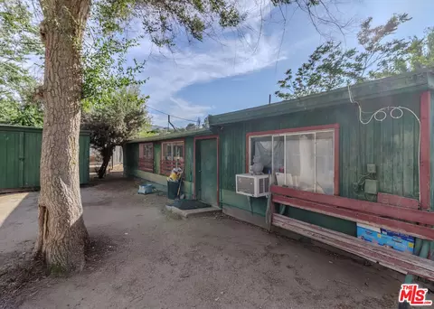 Exterior - 34270 Cheseboro Rd, Palmdale, CA 93552 photo 8 of 11