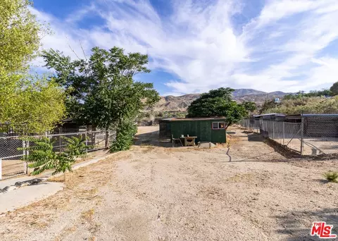 Exterior - 34270 Cheseboro Rd, Palmdale, CA 93552 photo 9 of 11