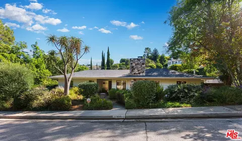 3600 Loadstone Dr, Sherman Oaks, CA 91403