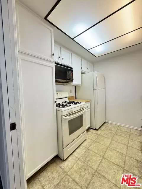 Kitchen - 157 S Wilmington Ave #L, Compton, CA 90220 photo 2 of 2