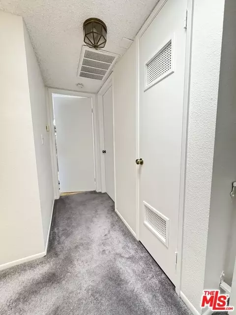 Entry Way - 157 S Wilmington Ave #L, Compton, CA 90220 photo 3 of 4