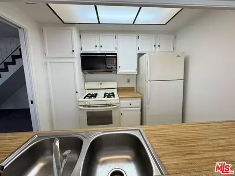 Kitchen - 157 S Wilmington Ave #L, Compton, CA 90220 photo 1 of 2