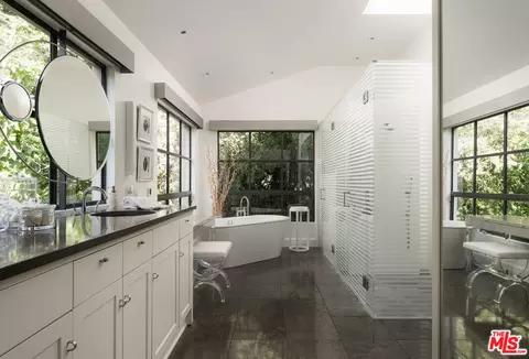 796 Hot Springs Rd, Montecito, CA 93108 photo 22