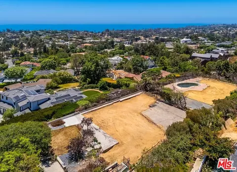 1051 El Medio Ave, Pacific Palisades, CA 90272