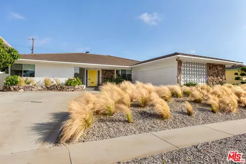 5544 W 63rd St, Los Angeles, CA 90056