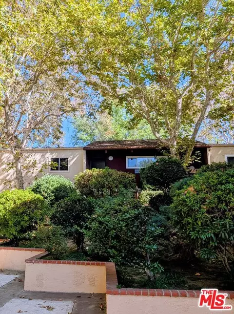 18350 Hatteras St #256, Tarzana, CA 91356