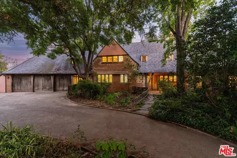 1660 La Vista Pl, Pasadena, CA 91103