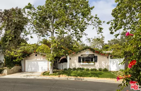 1006 Las Pulgas Rd, Pacific Palisades, CA 90272