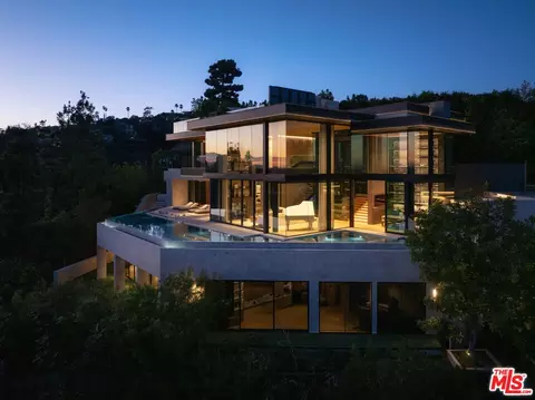 9126 Cordell Dr, Los Angeles, CA 90069