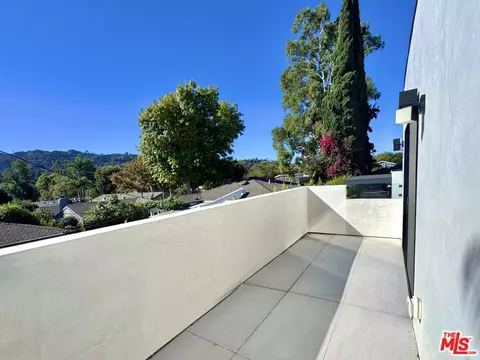 4040 Cartwright Ave, Studio City, CA 91604