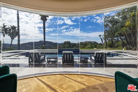 24366 La Masina Ct, Calabasas, CA 91302
