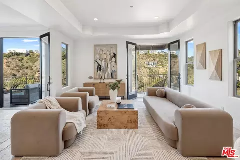 8031 Floral Ave, Los Angeles, CA 90046
