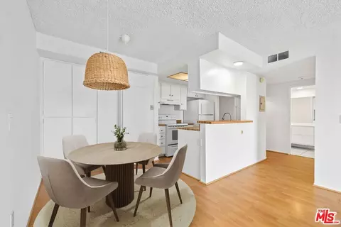 Dining - 1517 E Garfield Ave #23, Glendale, CA 91205 photo 1 of 2