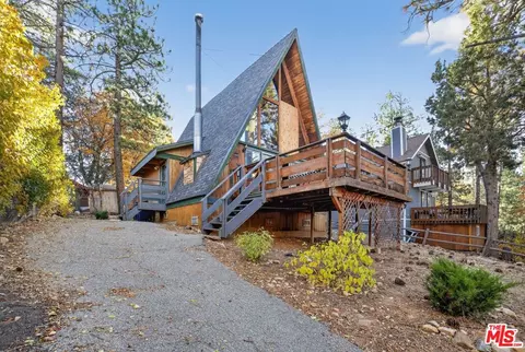 691 Santa Barbara Ave, Sugarloaf, CA 92386