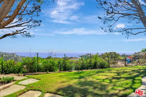 3444 Cloudcroft Dr, Malibu, CA 90265