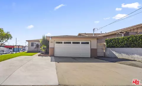 1302 W 127th St, Los Angeles, CA 90044