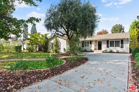 5525 Cantaloupe Ave, Sherman Oaks, CA 91401