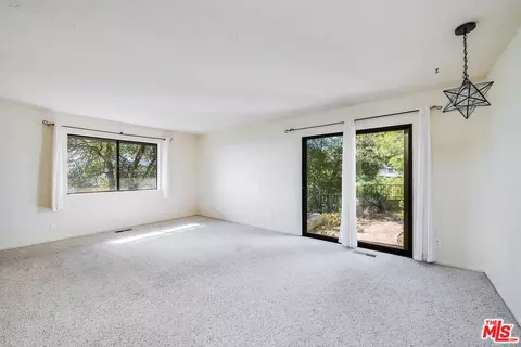 Living - 1382 Edgehill Pl, Pasadena, CA 91103 photo 5 of 6