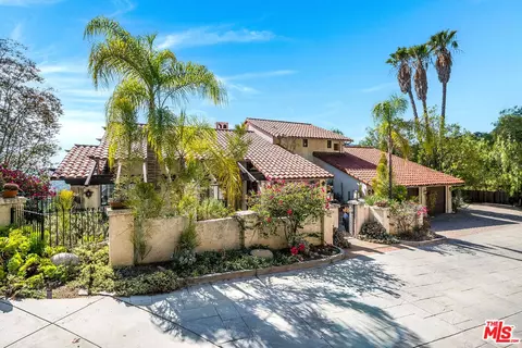 Exterior - 1382 Edgehill Pl, Pasadena, CA 91103 photo 2 of 9