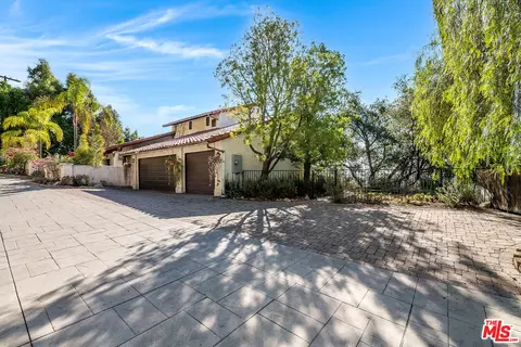 Exterior - 1382 Edgehill Pl, Pasadena, CA 91103 photo 3 of 9