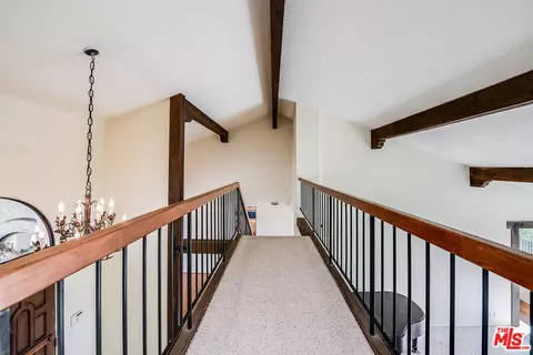 Entry Way - 1382 Edgehill Pl, Pasadena, CA 91103 photo 3 of 3