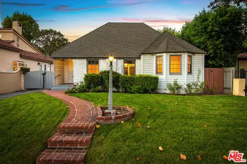 10435 Whipple St, Toluca Lake, CA 91602