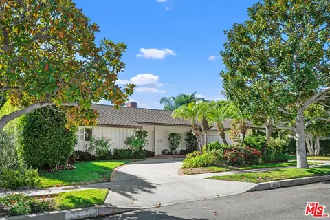 13208 Jonesboro Pl, Los Angeles, CA 90049
