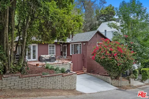 10545 Selkirk Ln, Los Angeles, CA 90077