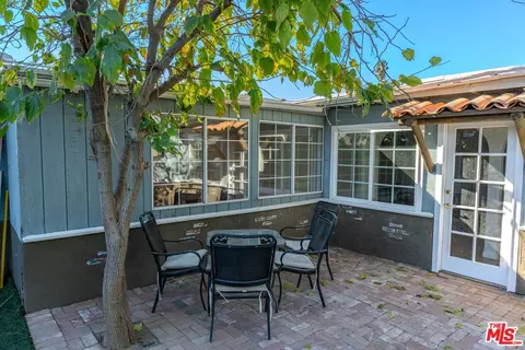 Exterior - 18643 Strathern St, Reseda, CA 91335 photo 3 of 9