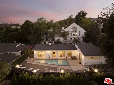 14833 Valley Vista Blvd, Sherman Oaks, CA 91403