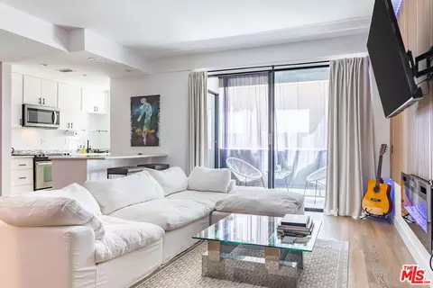 7250 Franklin Ave #512, Los Angeles, CA 90046