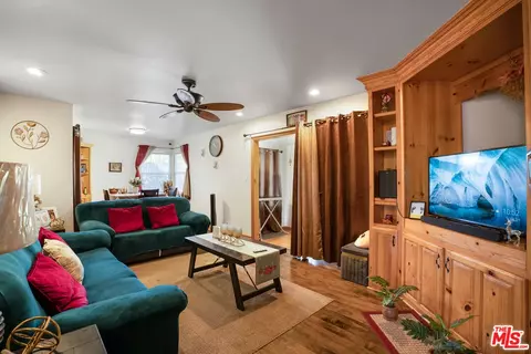 Living - 4141 Eileen St, Simi Valley, CA 93063 photo 1 of 2