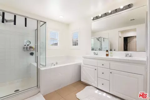 26951 Cape Cod Dr, Valencia, CA 91355 photo 13