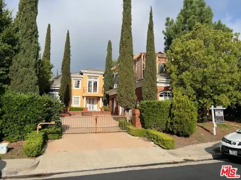 2387 Earls Ct, Los Angeles, CA 90077