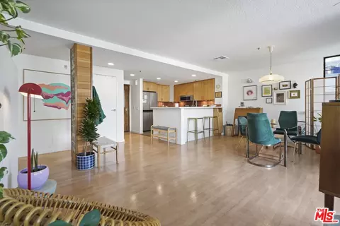 880 W 1st St #604, Los Angeles, CA 90012