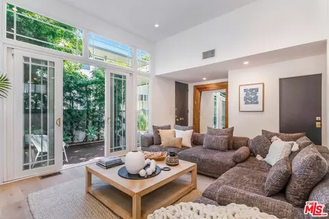 4314 W Kling St #23, Burbank, CA 91505