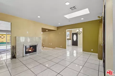 9509 Hildreth Ave, South Gate, CA 90280