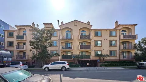 5132 Maplewood Ave #106, Los Angeles, CA 90004
