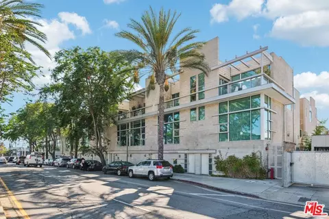 717 N Highland Ave #13, Los Angeles, CA 90038
