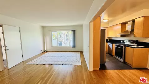 912 6th St #8, Santa Monica, CA 90403