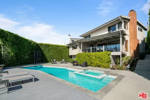 275 Amalfi Dr, Santa Monica, CA 90402